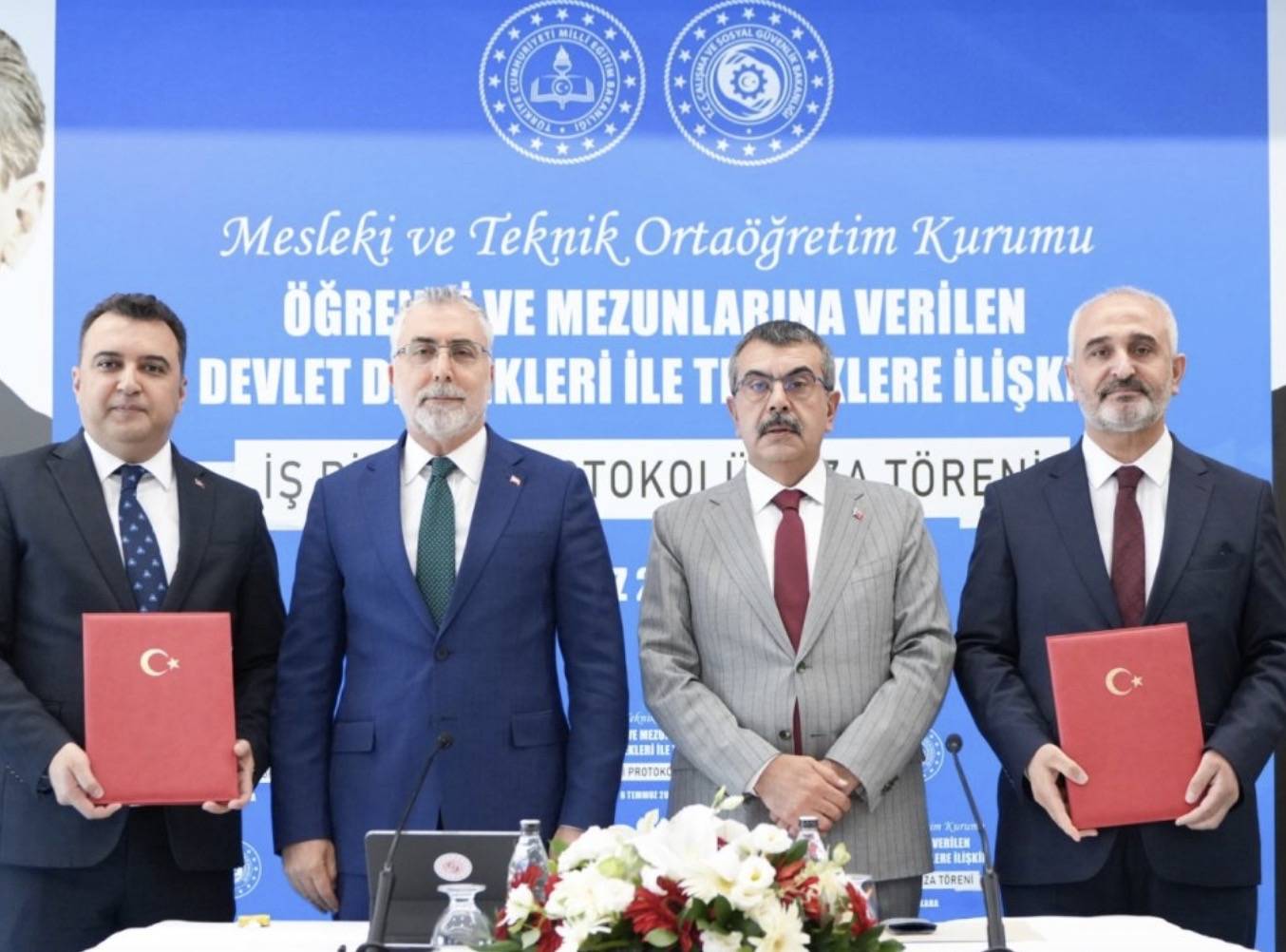 Meslek Lisesi Öğrencilerine Günlük 850 TL Cep Harçlığı